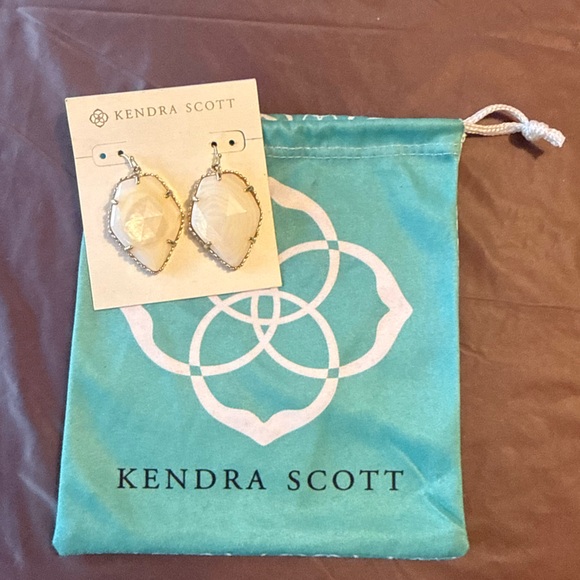 Vintage Kendra Scott Iridescent White MOP Corley Earrings - Picture 3 of 9